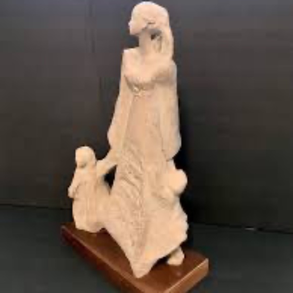 Art Statue Sculpture Mother With Children By Austin Production 1978 - Picture 1 of 3